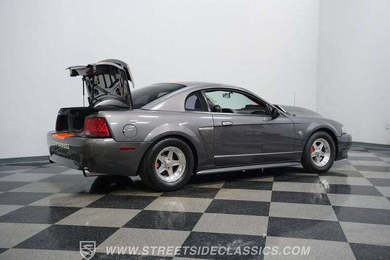 2004 Ford Mustang GT Deluxe