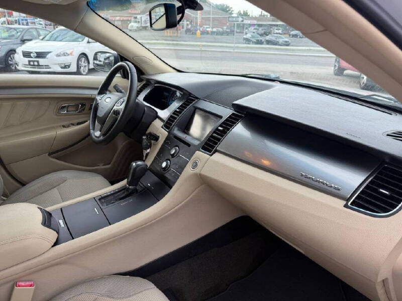 2014 Ford Taurus SEL