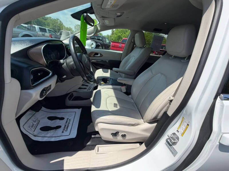 2017 Chrysler Pacifica Touring-L Plus