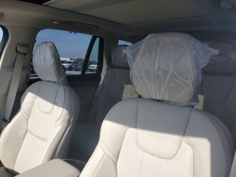 2025 Volvo XC90 B6 Ultra Bright Theme 6P
