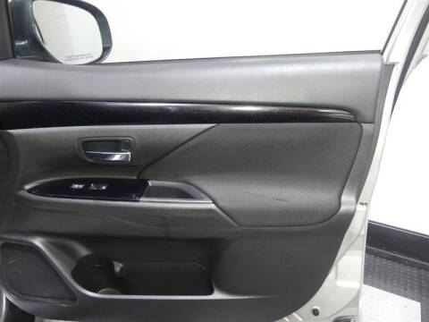 2020 Mitsubishi Outlander ES