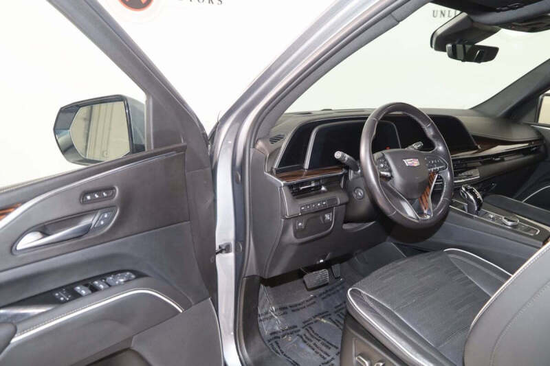 2022 Cadillac Escalade ESV Premium Luxury