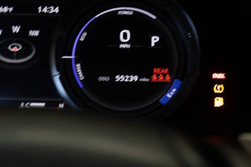 2022 Lexus ES 300h F SPORT