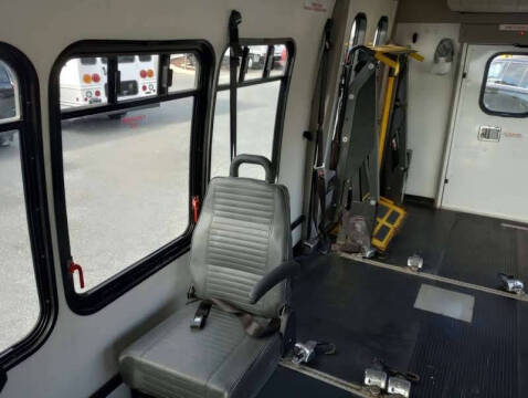 2017 Ford E-Series E-450 SD