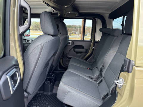 2025 Jeep Gladiator NightHawk