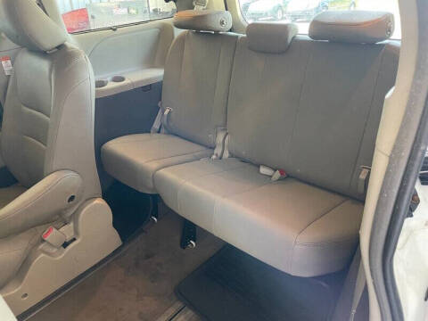 2017 Toyota Sienna XLE 7-Passenger