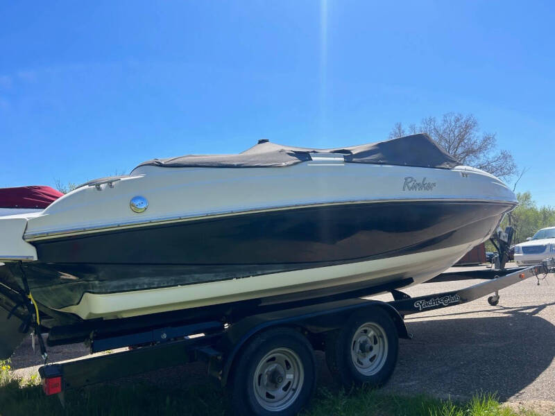 2005 Rinker Captiva