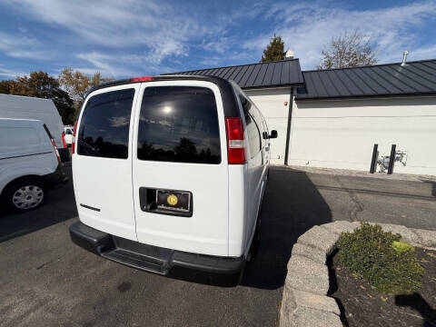 2022 Chevrolet Express LS 3500