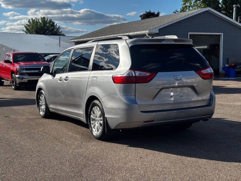 2017 Toyota Sienna Limited Premium 7-Passenger