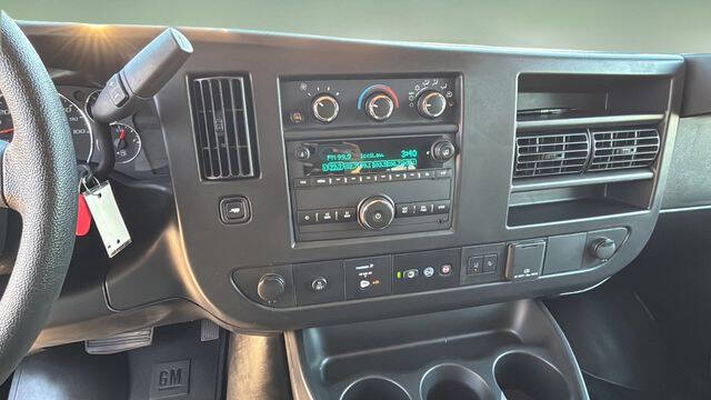 2024 Chevrolet Express LT 3500