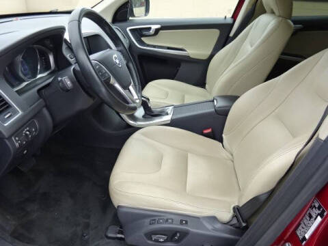 2016 Volvo XC60 T6 Drive-E R-Design Platinum