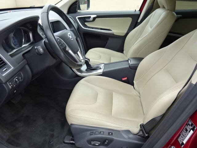 2016 Volvo XC60 T6 Drive-E R-Design Platinum