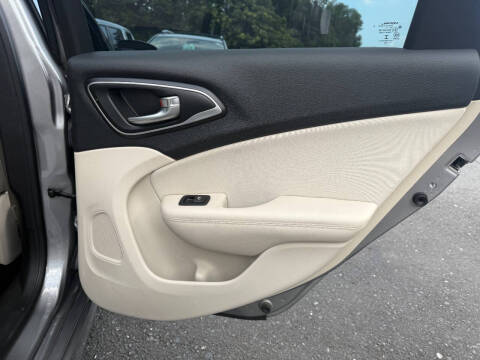 2015 Chrysler 200 Limited