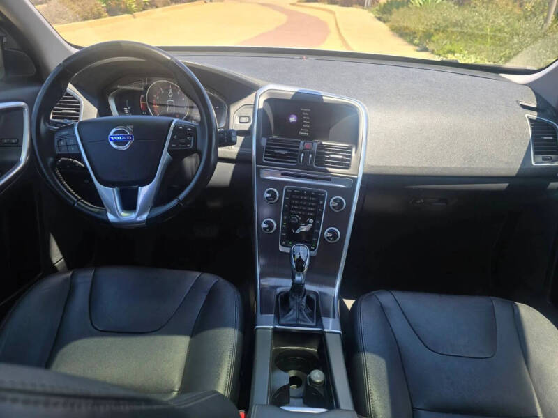 2016 Volvo XC60 T5 Drive-E Premier