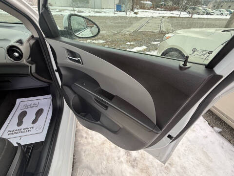 2017 Chevrolet Sonic LT Auto