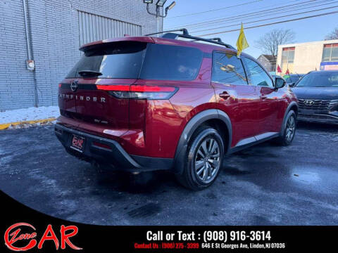 2022 Nissan Pathfinder SV