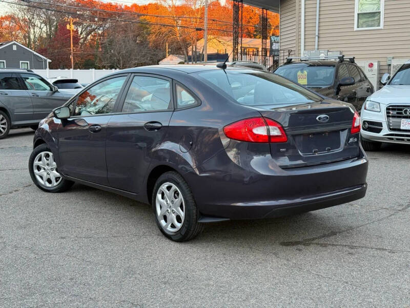 2013 Ford Fiesta SE