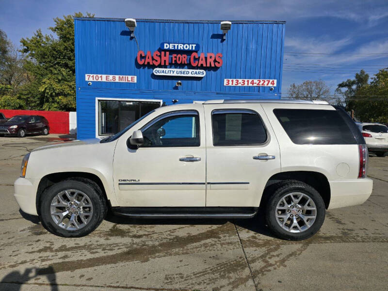 2011 GMC Yukon Denali photo 2