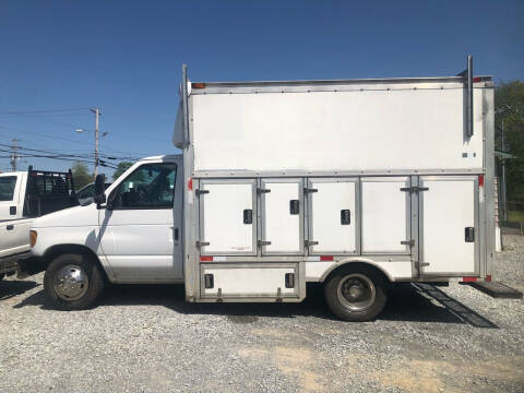 2002 Ford E-Series for sale at Twin D Auto Sales in Johnson City TN