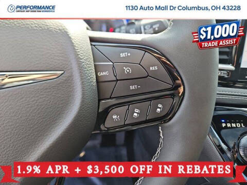2026 Chrysler Pacifica Select