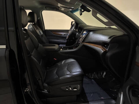 2019 Cadillac Escalade Standard