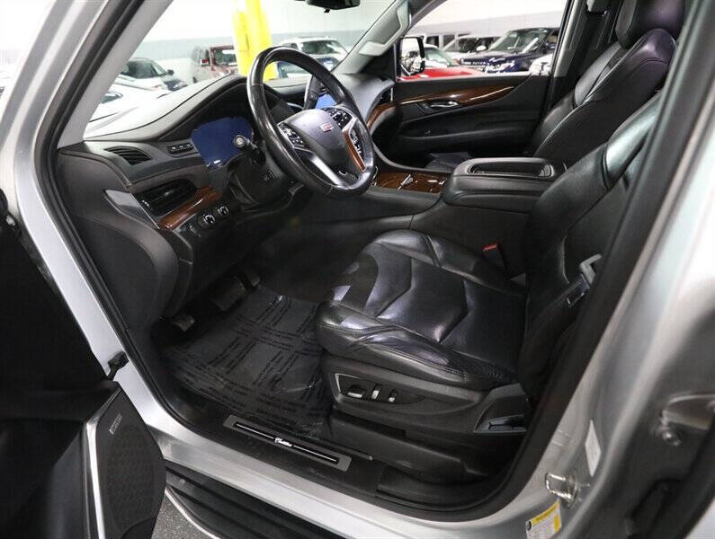 2020 Cadillac Escalade Luxury