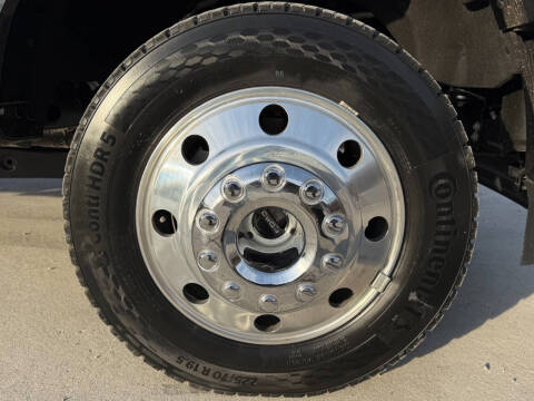 2026 Ford F-450 Super Duty Platinum