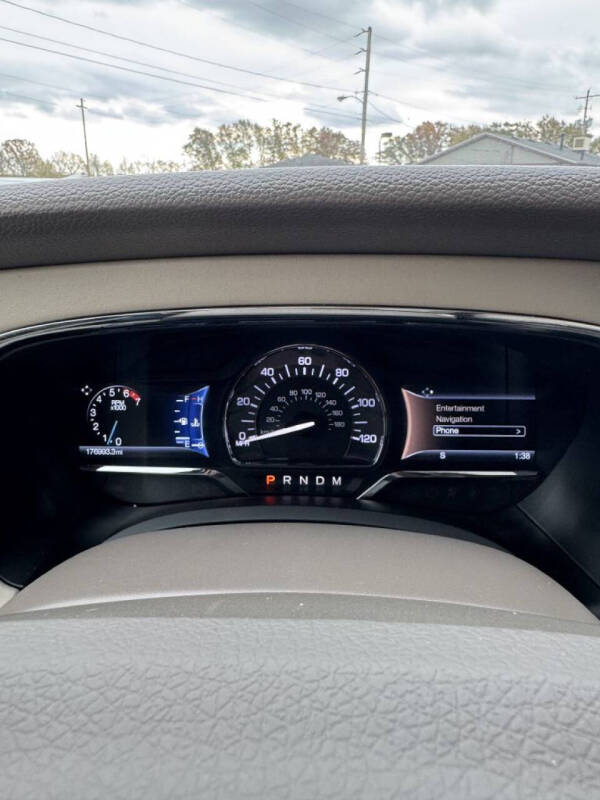 2017 Lincoln Navigator L Select