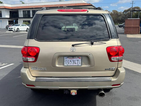 2005 Toyota Sequoia SR5