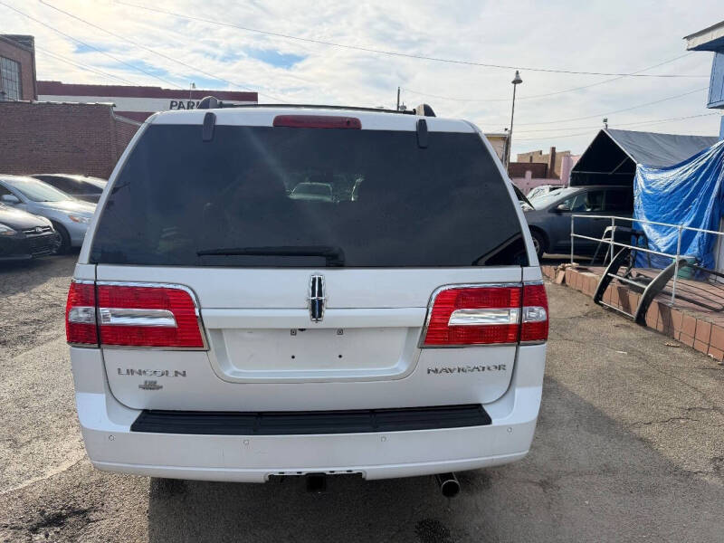 2011 Lincoln Navigator L