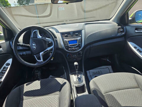 2012 Hyundai Accent SE