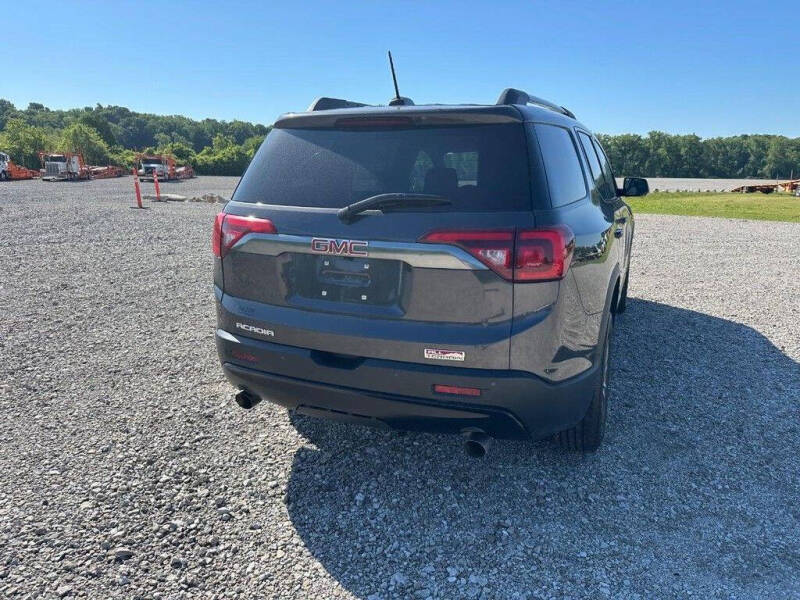 2017 GMC Acadia SLE-2