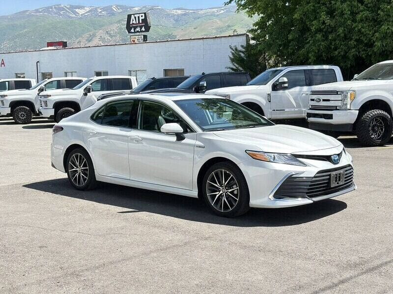 2021 Toyota Camry Hybrid for sale at Hoskins Trucks in Bountiful UT