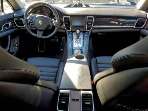 2016 Porsche Panamera
