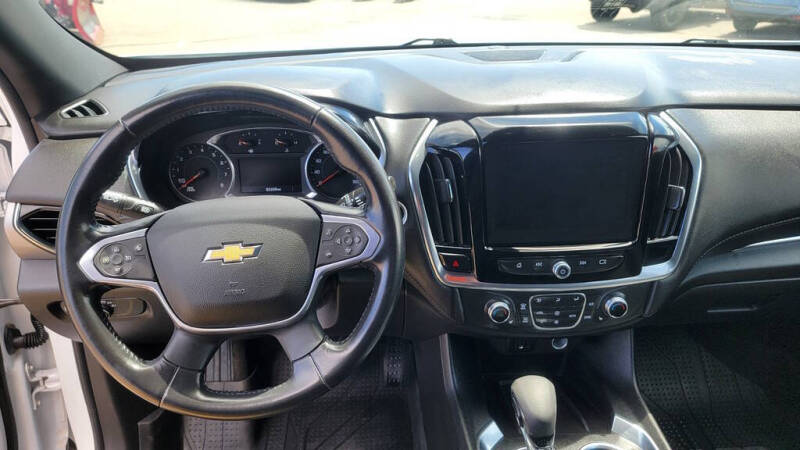 2022 Chevrolet Traverse LT Cloth