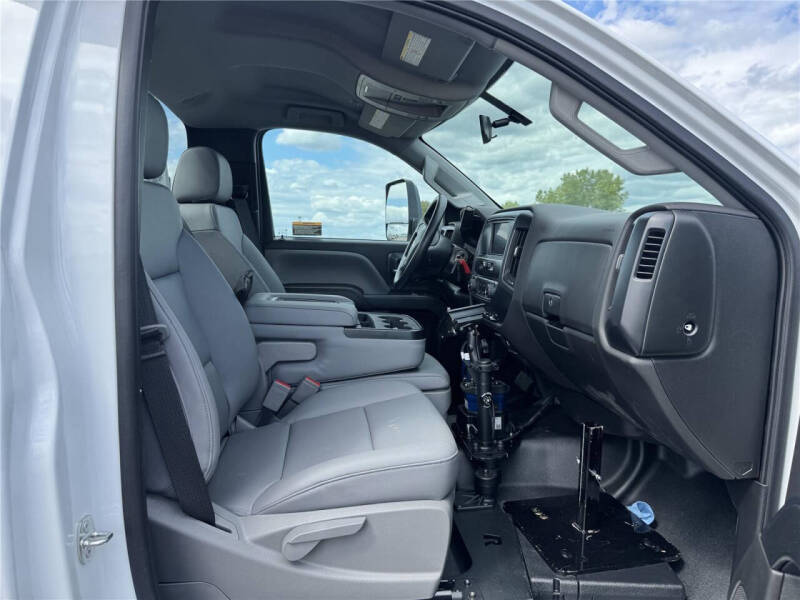 2025 Chevrolet Silverado 5500HD Chassis