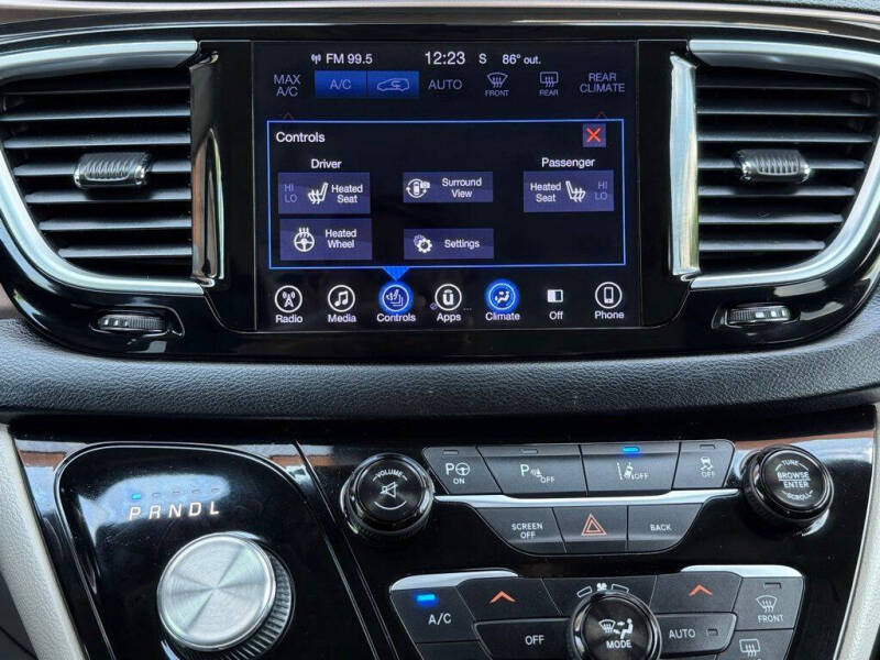 2017 Chrysler Pacifica Touring-L Plus