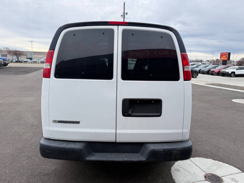 2017 Chevrolet Express 2500