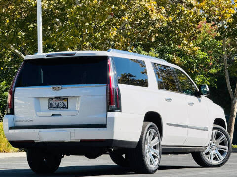 2018 Cadillac Escalade ESV Premium Luxury