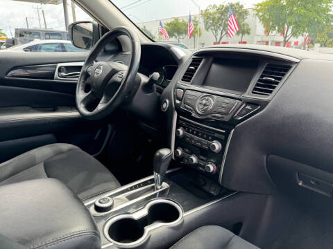 2018 Nissan Pathfinder SV