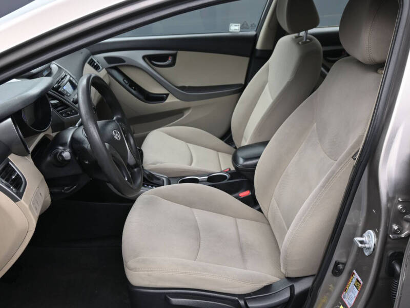 2014 Hyundai Elantra SE