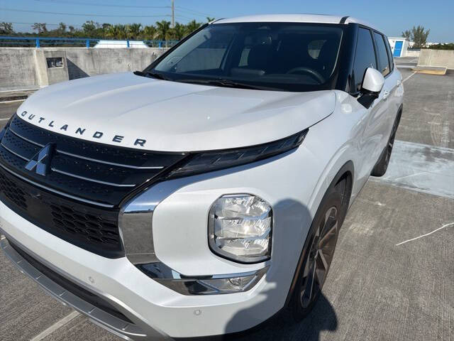 2023 Mitsubishi Outlander SE