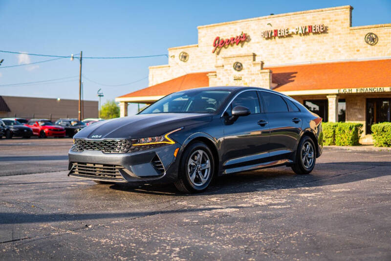 2022 Kia K5 LXS's photo