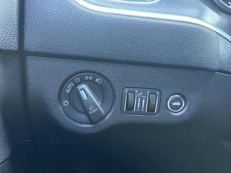 2015 Dodge Charger SXT