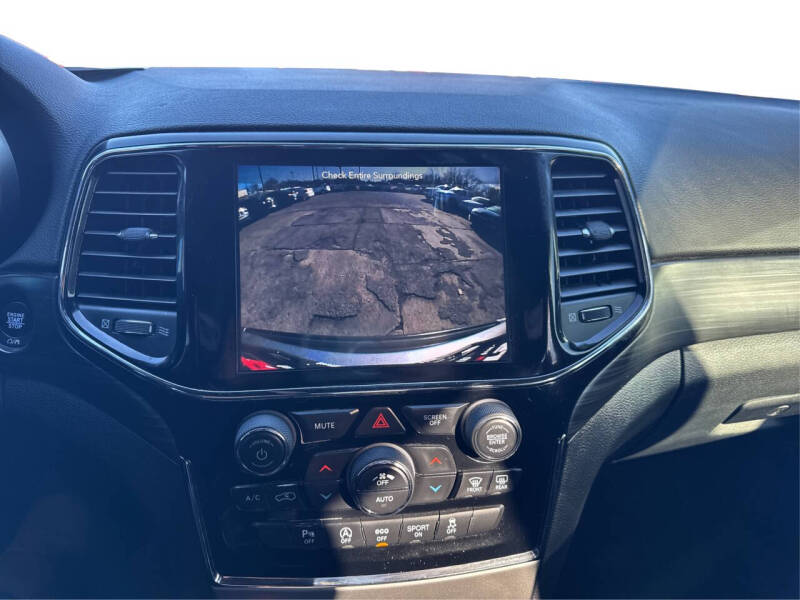 2019 Jeep Grand Cherokee Laredo