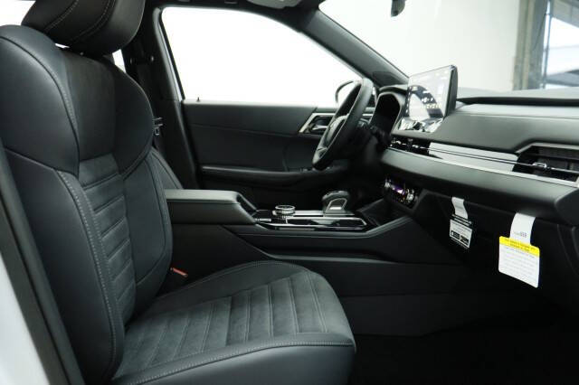 2026 Mitsubishi Outlander LE