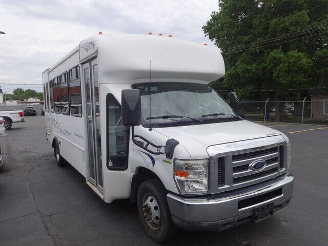 2010 Ford E-Series Chassis E-450 SD