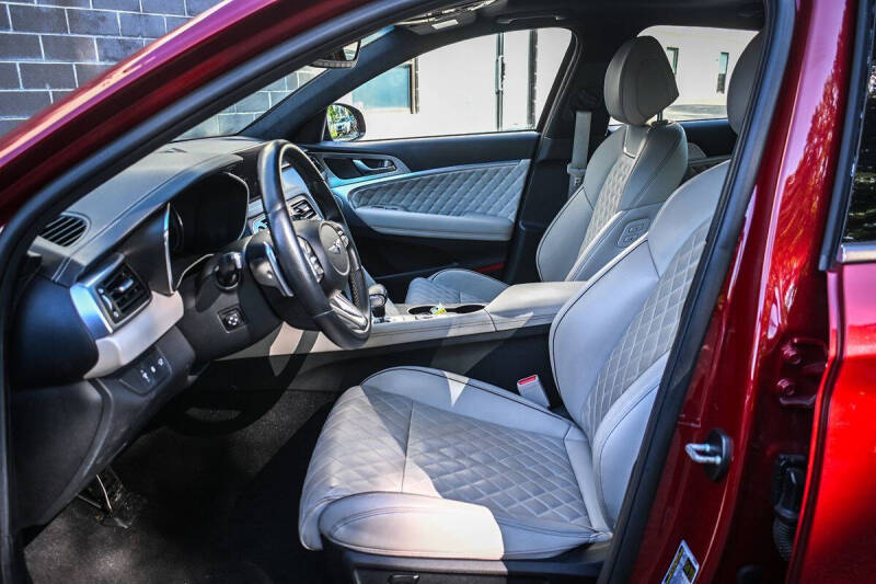2023 Genesis G70
