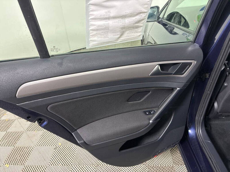 2016 Volkswagen e-Golf SE