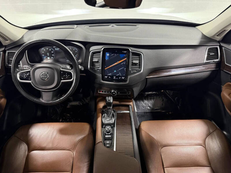 2019 Volvo XC90 T6 Momentum